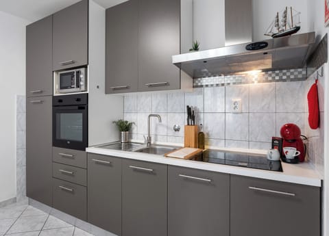 Prepare fresh meals with local produce from the green market