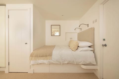 King size bed - Bedroom
