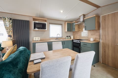 Grange, Morecambe - Host & Stay