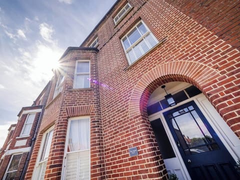 6ca96533-b49a-4e30-8145-7af0bf22a2b5