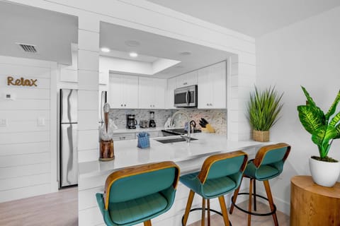 Kitchen, Breakfast Bar