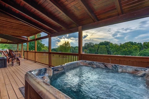 Honey Bear's bubbling hot tub