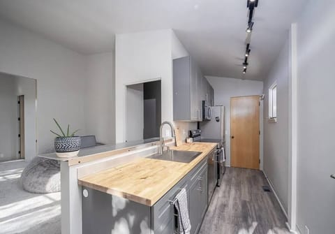 C20765b7 3b29 40cc a424 210e529e6e85