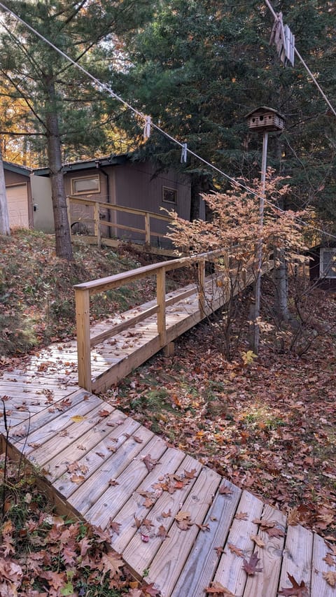 Ramp or stairway entry