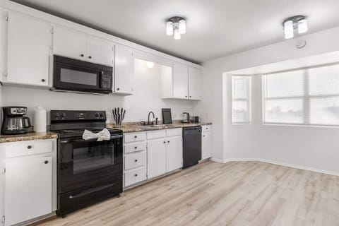 Spacious well appointed kitchen with everything you need to be able to cook healthy meals while visiting or stationed in Killeen texas at this short term rental. 