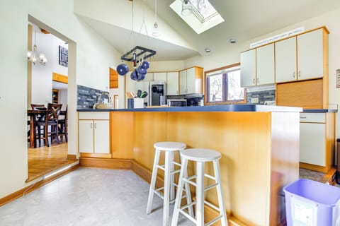 Kitchen | Trash Bags/Paper Towels | 1st Floor