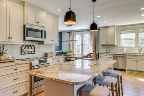 Greer Vacation Rental | 4BR | 3BA | Steps Required to Enter | 3,000 Sq Ft