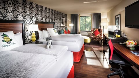 2 Queen beds