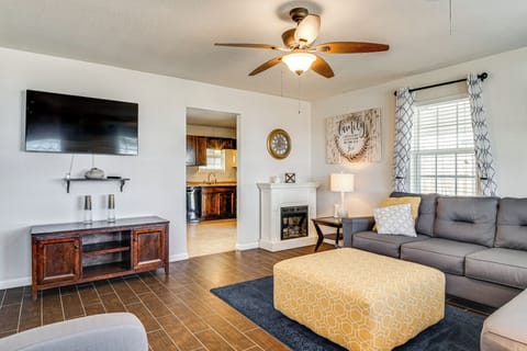 Brenham Vacation Rental | 2BR | 1BA | 2 Steps to Enter | 975 Sq Ft
