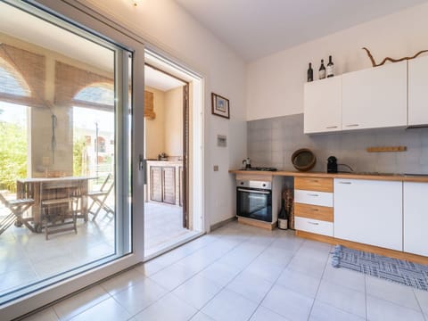 Flooring, Wood, Floor, Interior Design, Furniture, Door, Home, Ceiling, Room, Countertop