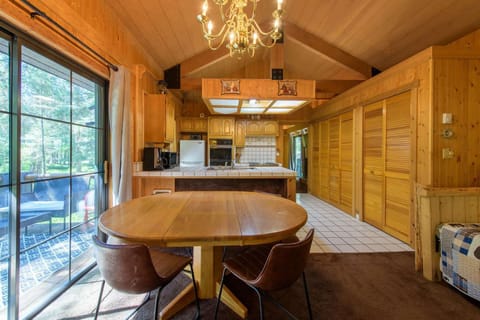 Make mealtime memories together at the dining table, seating 4