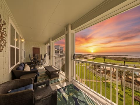 Welcome to Pointe West 302 - Sunset on the Bay!
