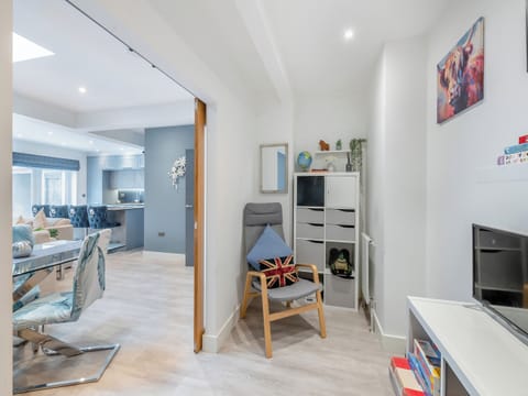 Interior | Queensway, scarborough