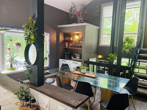 Open-Concept Kitchen & Dining – Bright, Spacious, Inviting