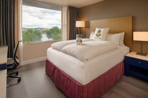 Bedroom. Interior and views may vary based on location and availability.