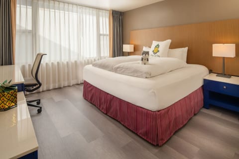 King size bed