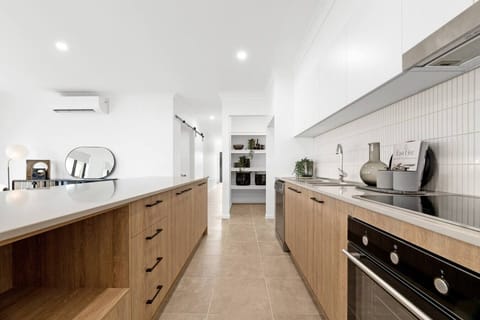 Cook with ease using the oven, stove, fridge, and coffee maker – everything you need to prepare meals at home.