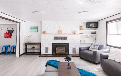 Living room with gas fireplace