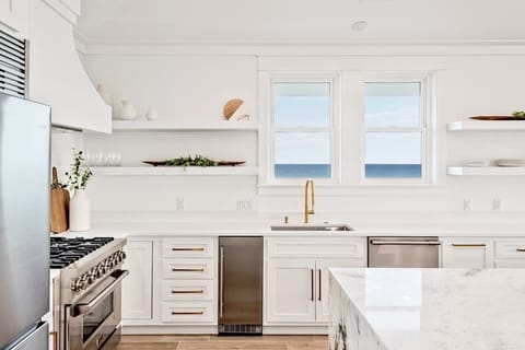 A bright, inviting kitchen ready for all your culinary adventures.