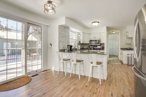 Kitchen | Cooking Basics | Breakfast Bar | Keurig Coffee Maker | Main Level