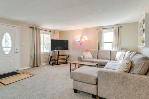 Cheektowaga Vacation Rental | 3BR | 1.5BA | 1,598 Sq Ft | 4 Steps Required