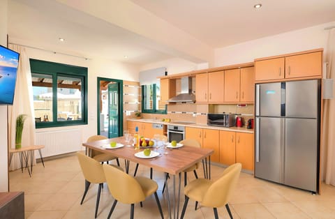 Eliomar Beachside Villa | HotelPraxis Group