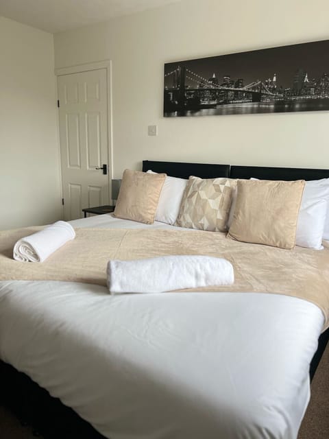 Super king bed in bedroom 1 can be a twin is requested