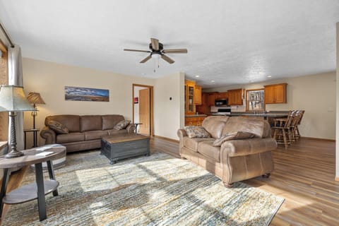 ae848340-d770-4ad2-aff6-7b58fc1e86a3