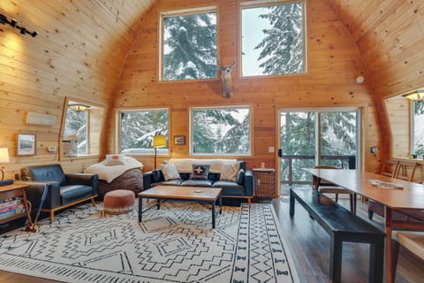 Snoqualmie Pass Vacation Rental | 3BR | 2.5BA | Steps to Enter | 1,700 Sq Ft