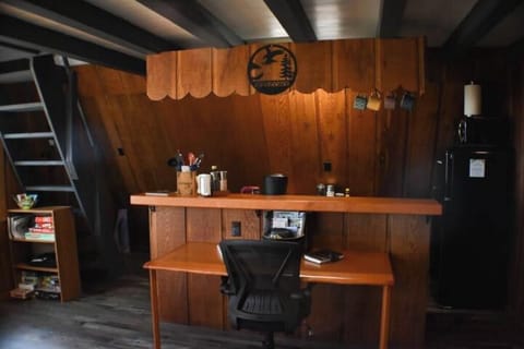 Dedicated work space inc: desk, ergonomic chair & high-speed fiber optic