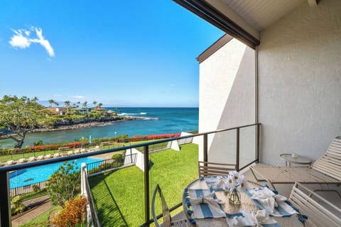 Enjoy your meals al fresco.