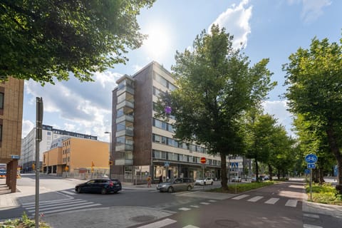 The apartment is located near Tammerkoski and next to Hämeenkatu, the main street in Tampere. You will find all the services, restaurants and shops you need close to the apartment.