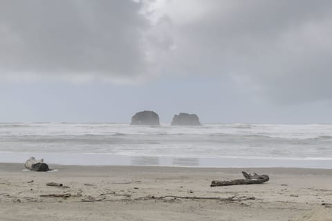 Rockaway Beach Vacation Rental | 2BR | 2BA | 988 Sq Ft | Stairs Required