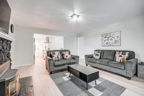 Stockton Vacation Rental | 3BR | 2BA | 3 Steps to Enter | 1,565 Sq Ft