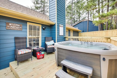 Atlanta Vacation Rental | 3BR | 2BA | 1,376 Sq Ft | 1 Step to Enter