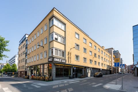 The apartment is located right next to the main street (`Hämeenkatu`) of Tampere. All of the services of downtown are right around the corner.