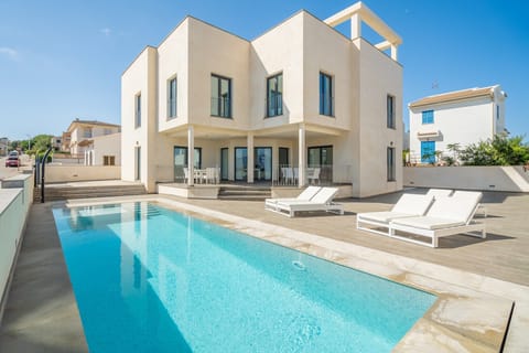 Holiday Home Swimming Pool