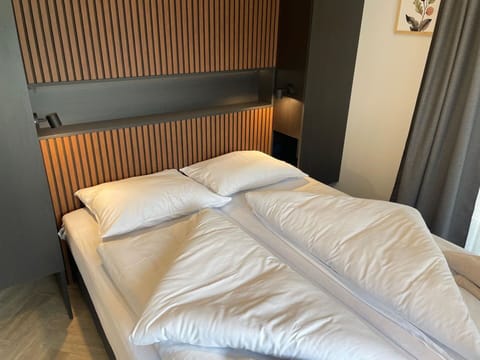 Bedroom, Bed, Wood, Bed Sheet, Bedding, Interior Design, Bed Frame, Linens, Room, Mattress