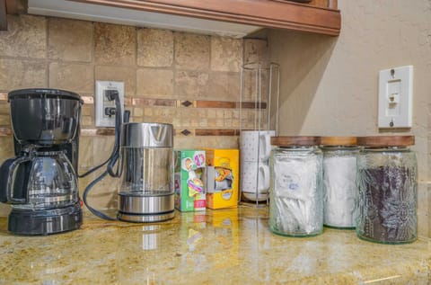 Coffee, tea, creamer