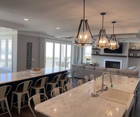 BaileysLighthouse Kitchen area