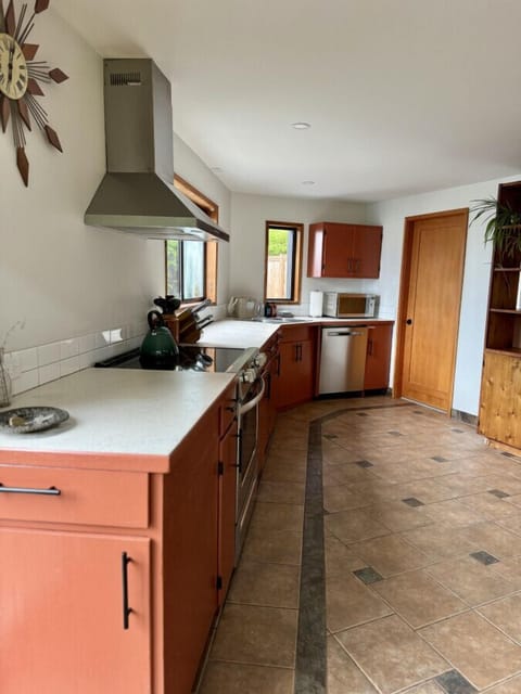 Spacious kitchen with all the necessities