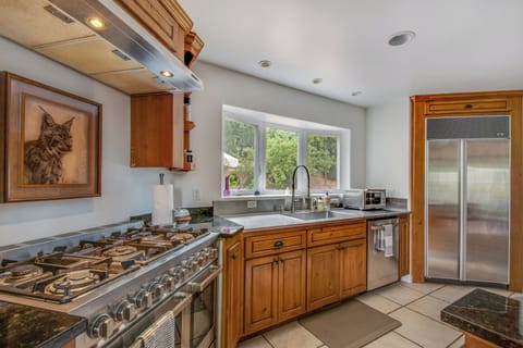 Kitchen | 1st Floor | Keurig & Drip Coffee Makers | Espresso Machine