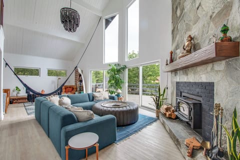 Lake Arrowhead Vacation Rental | 4BR | 2.5BA | 3,000 Sq Ft | Stairs Required