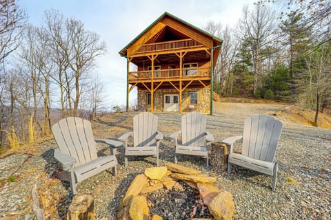 Purlear Vacation Rental | 3BR | 3.5BA | 2,250 Sq Ft | Stairs Required