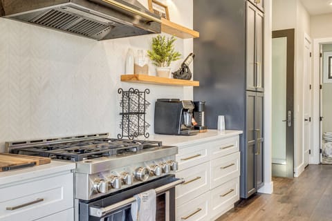 Kitchen | 1st Floor | Cooking Basics | Drip & Pod Coffee Makers | Minibar