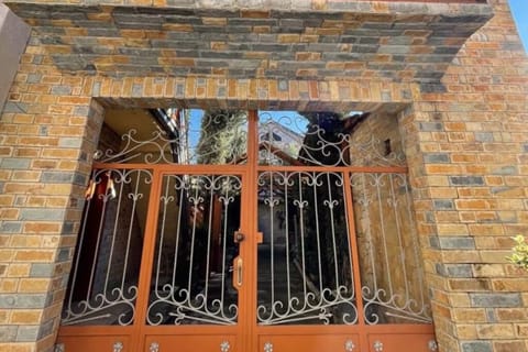 Entrance og the guesthouse