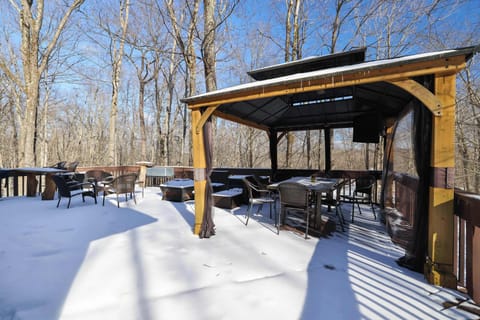 Morning coffee, sunset dinners, and everything in between—our patio is the perfect spot!