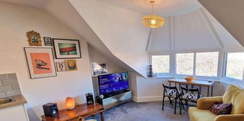 Cosy, homely and great lighting with a view of the City Centre from the window.