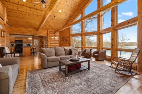 The view is always the main event, whether you’re sipping coffee or just soaking in the scenery. Who else could stare at this all day?