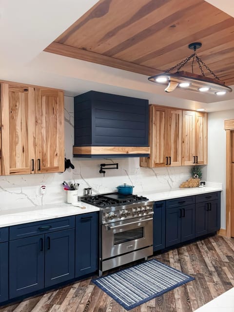 36" ZLINE gas stove 6 burner - electric oven with convection - pot filler above